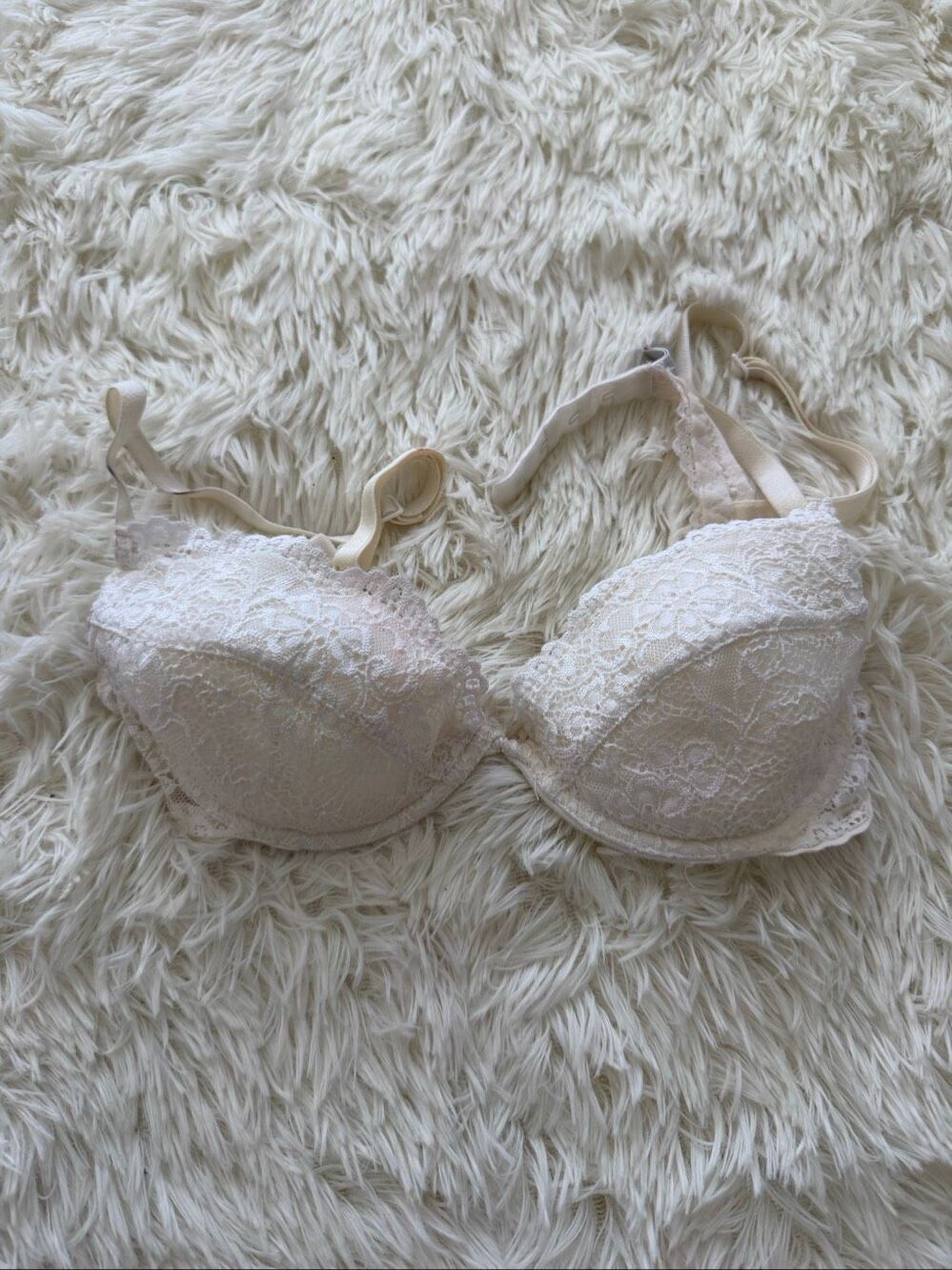 Intimissimi 34B white/cream lace bra